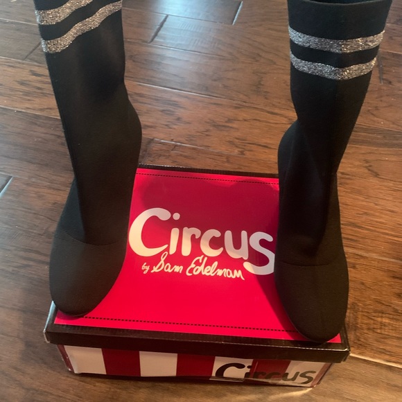 Like-New Knit/Sock Boots Stripes - Picture 5 of 11